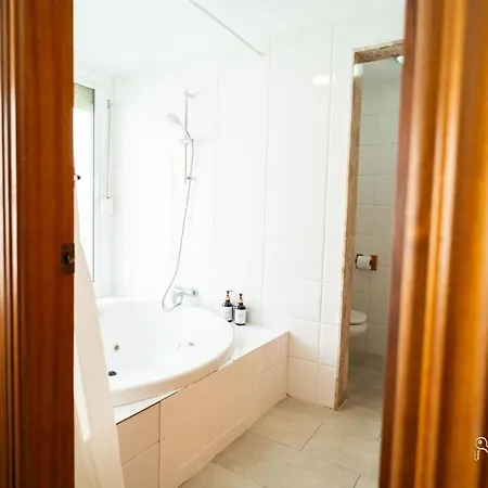Downtown Duplex With Terrace In
